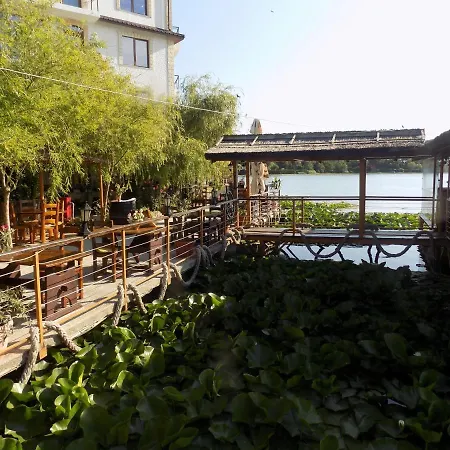 Insula Hotel