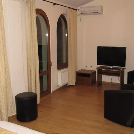 Insula Hotel 4*