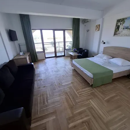 Insula Hotel 4*